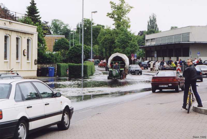Bahnhofsvorplatz
                                        (Busbahnhof)